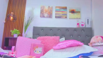 AndreaaFlow live cam on Cam4
