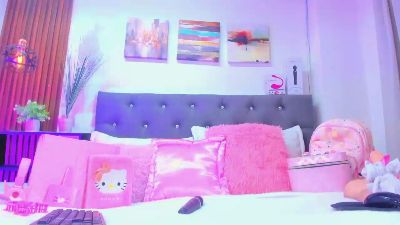 AndreaaFlow live cam on Cam4