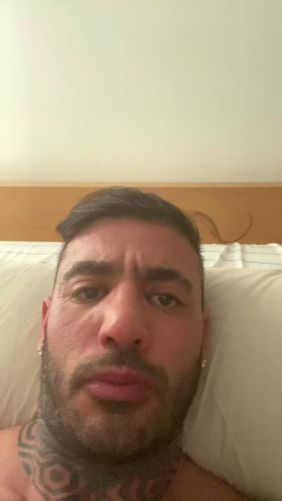 Andreazorra live cam on Cam4