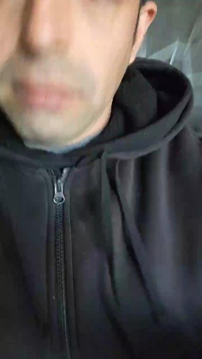 Andreees40 live cam on Cam4