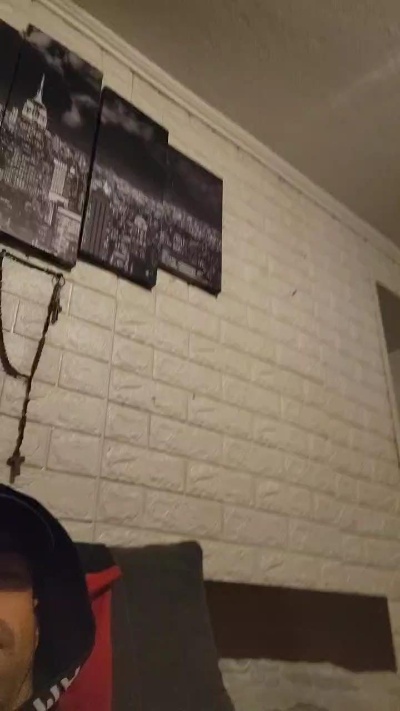 Andreees40 live cam on Cam4