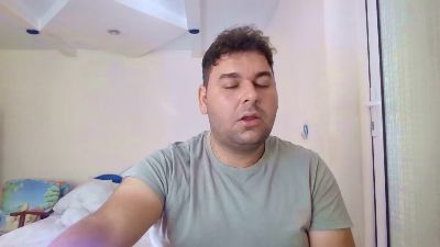 Andrei960503 live cam on Cam4