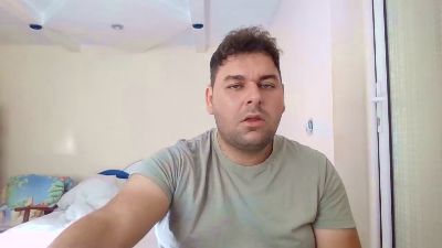 Andrei960503 live cam on Cam4