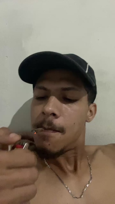 Andrericardo live cam on Cam4