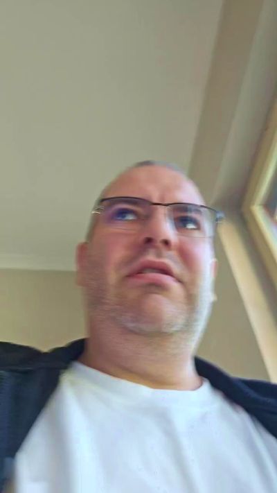Andrew1900529 live cam on Cam4