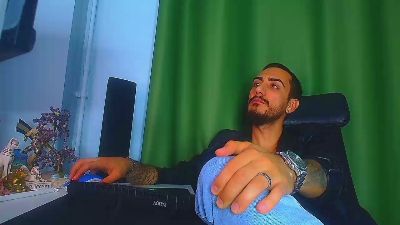 AndrewBanner live cam on Cam4