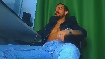 AndrewBanner live cam on Cam4