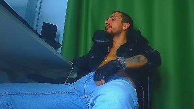 AndrewBanner live cam on Cam4