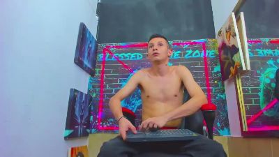 Andrew_stv live cam on Cam4