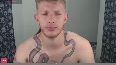 Andrewxbi live cam on Cam4