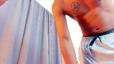 AndyKings_1 live cam on Cam4