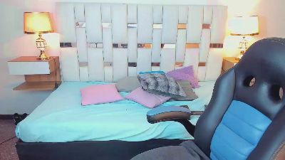 AndyKings_1 live cam on Cam4