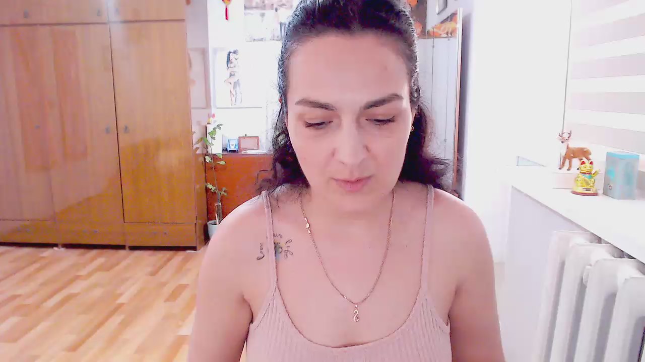 AngelOMoon live cam on Cam4