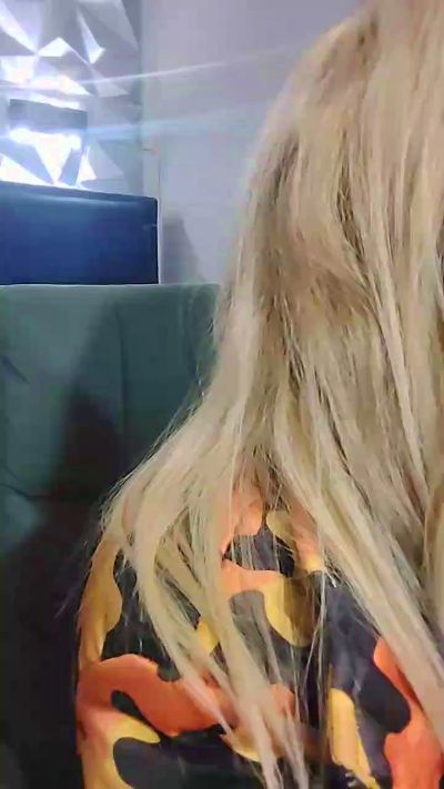 Angel_white25 live cam on Cam4