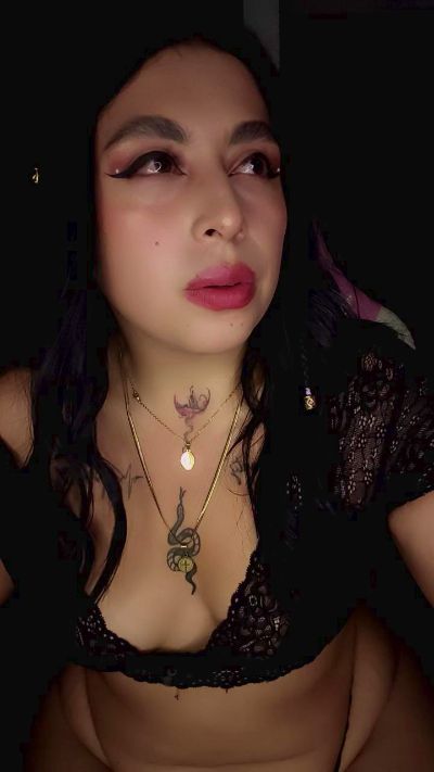 Angela_C live cam on Cam4