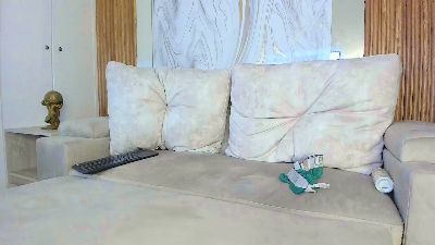 Angelgarcia_2 live cam on Cam4