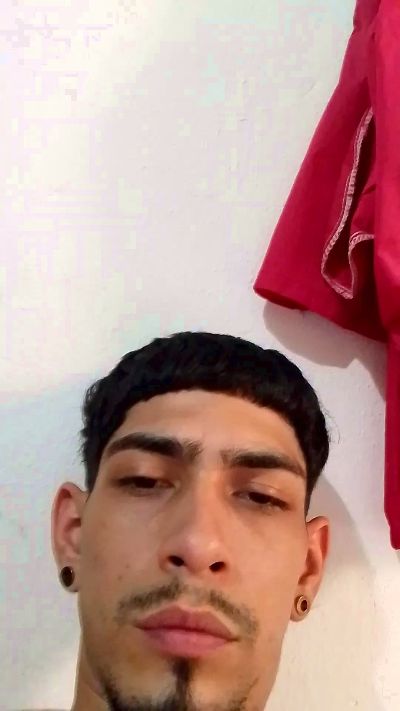 Angelhugedick23 live cam on Cam4