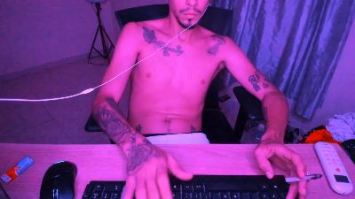 Angelhugedick23 live cam on Cam4