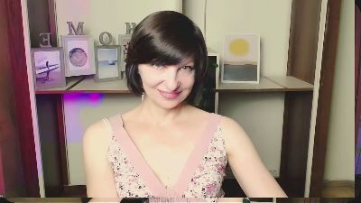 AngelinaLess_ live cam on Cam4
