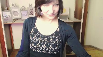 AngelinaLess_ live cam on Cam4