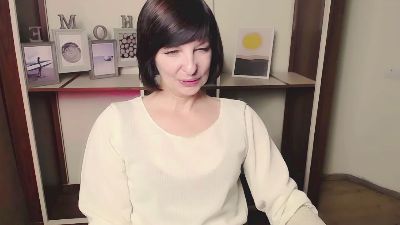 AngelinaLess_ live cam on Cam4