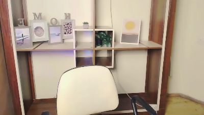 AngelinaLess_ live cam on Cam4