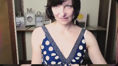 AngelinaLess_ live cam on Cam4