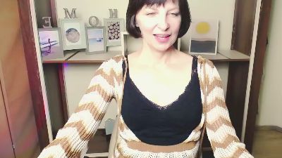 AngelinaLess_ live cam on Cam4