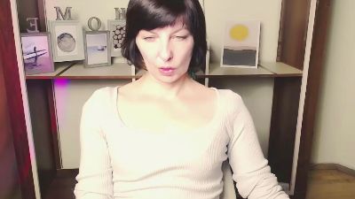 AngelinaLess_ live cam on Cam4