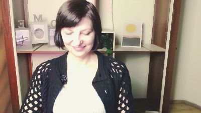 AngelinaLess_ live cam on Cam4