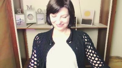 AngelinaLess_ live cam on Cam4