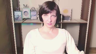 AngelinaLess_ live cam on Cam4