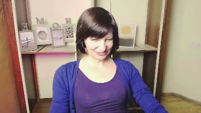 AngelinaLess_ live cam on Cam4