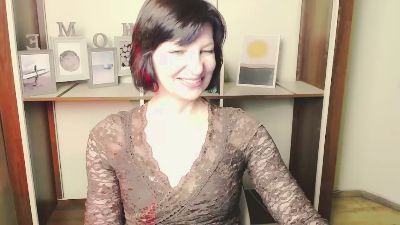AngelinaLess_ live cam on Cam4
