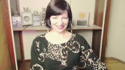 AngelinaLess_ live cam on Cam4