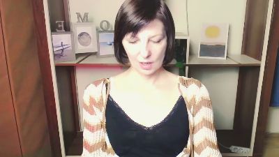 AngelinaLess_ live cam on Cam4