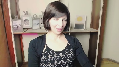 AngelinaLess_ live cam on Cam4
