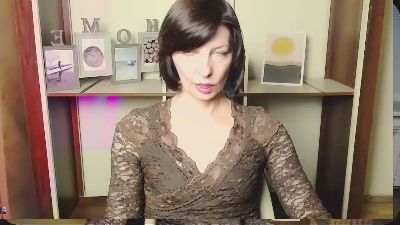 AngelinaLess_ live cam on Cam4
