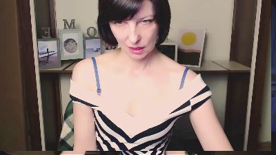 AngelinaLess_ live cam on Cam4