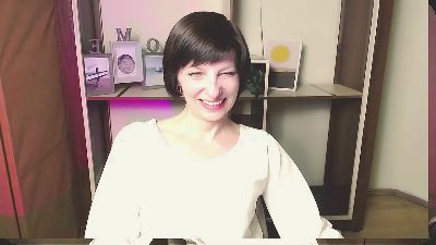 AngelinaLess_ live cam on Cam4