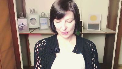 AngelinaLess_ live cam on Cam4