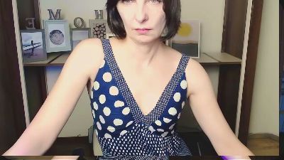 AngelinaLess_ live cam on Cam4