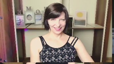 AngelinaLess_ live cam on Cam4