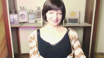 AngelinaLess_ live cam on Cam4