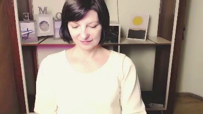 AngelinaLess_ live cam on Cam4