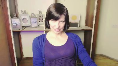 AngelinaLess_ live cam on Cam4