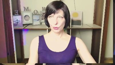 AngelinaLess_ live cam on Cam4