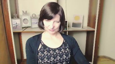 AngelinaLess_ live cam on Cam4