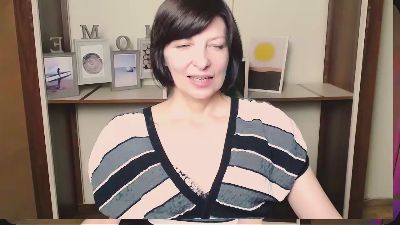 AngelinaLess_ live cam on Cam4