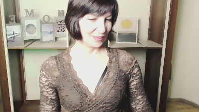 AngelinaLess_ live cam on Cam4